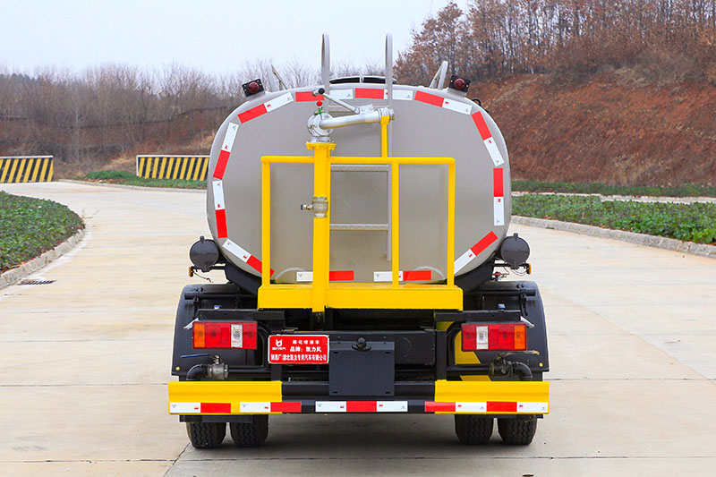 凯马3方蓝牌洒水车