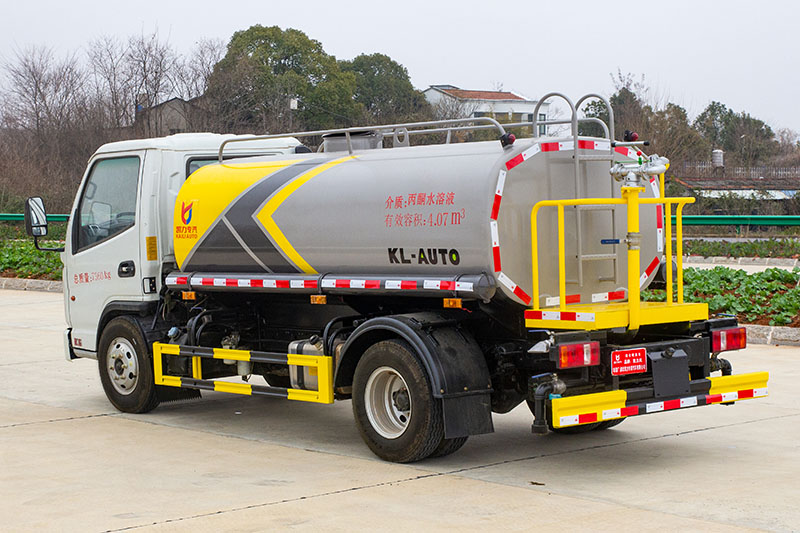 凯马3方蓝牌洒水车