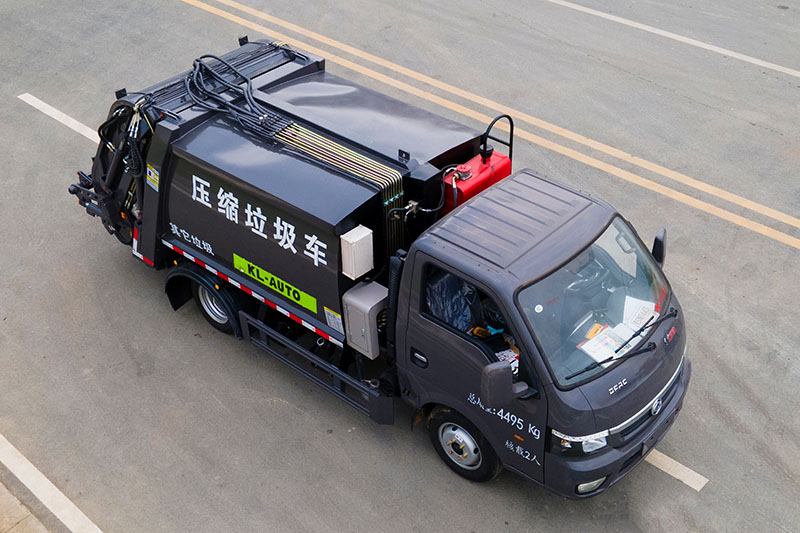 东风途逸压缩式垃圾车（5方）