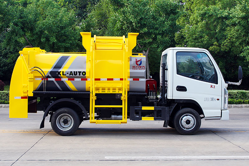 凯马餐厨垃圾车（厢式）(3方）