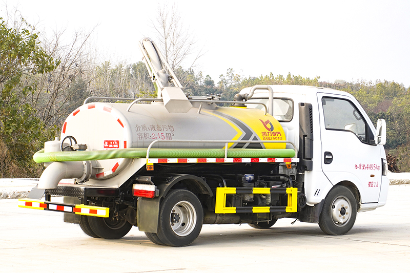 东风途逸吸粪车（2.4方）