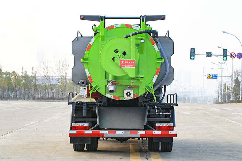 东风大多利卡10方清洗吸污车（方罐）