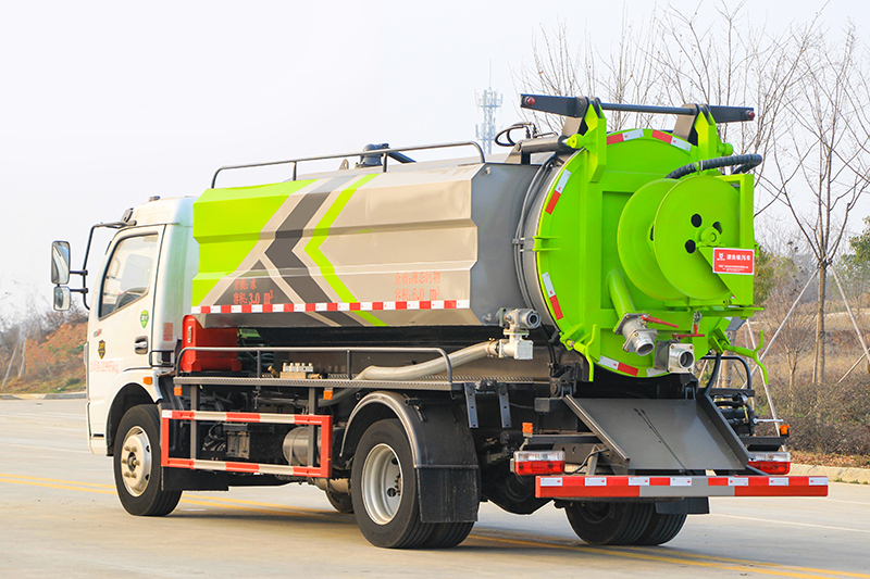 东风大多利卡10方清洗吸污车（方罐）