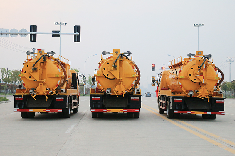 东风大多利卡清洗吸污车（一体罐）（清水 污水9.5方）