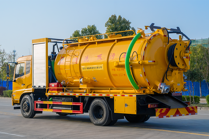 东风天锦清洗吸污车带电控（副发）