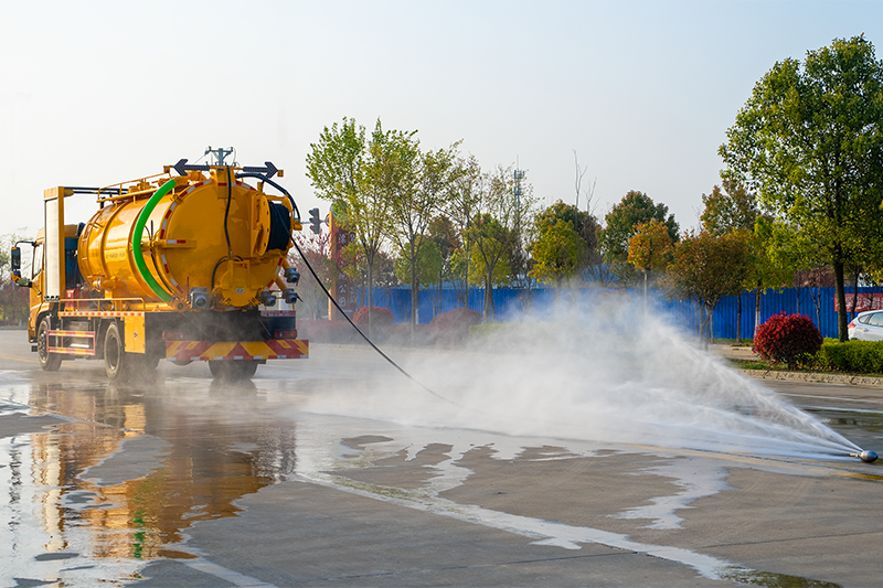 东风天锦清洗吸污车带电控（副发）
