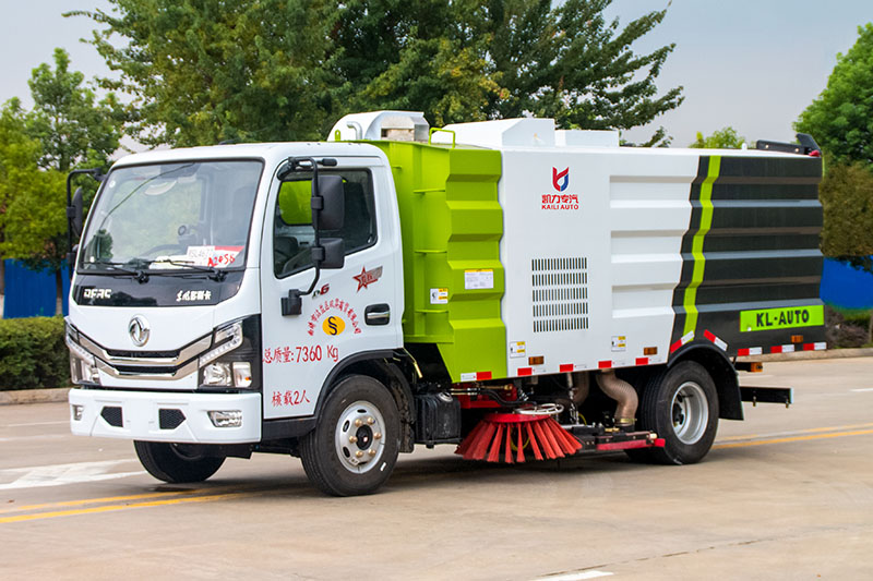 东风小多利卡5方吸尘车参数配置