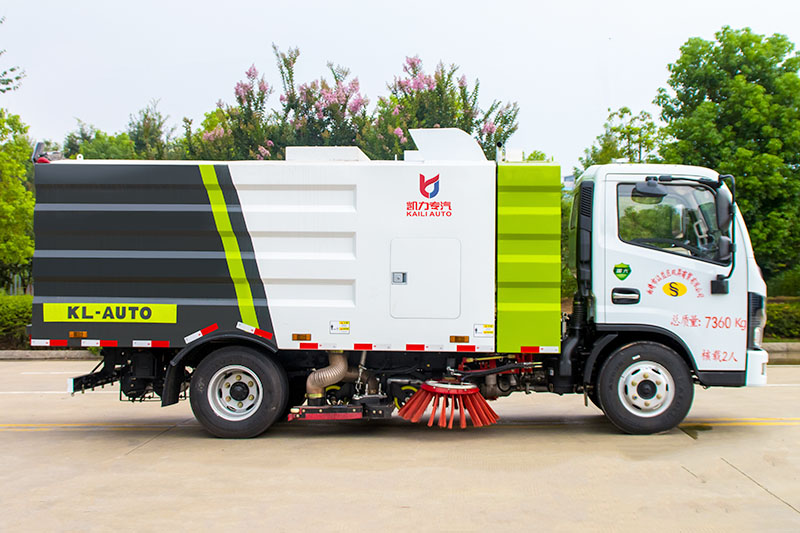 东风小多利卡5方吸尘车参数配置