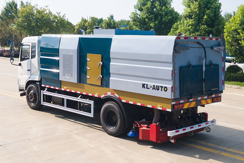 东风天锦吸尘车