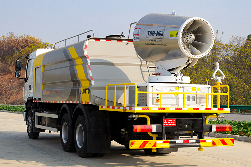 柳汽乘龙后八轮H5抑尘车（17方）（80~120米雾炮）