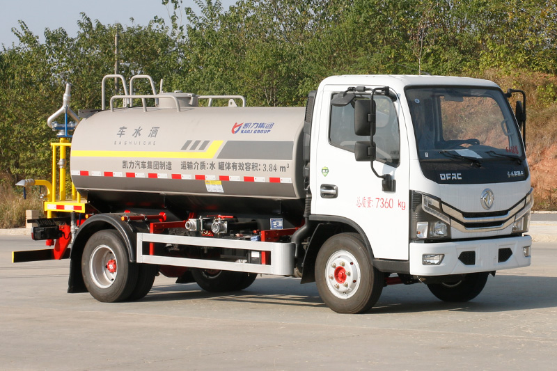 5方东风小多利卡洒水车