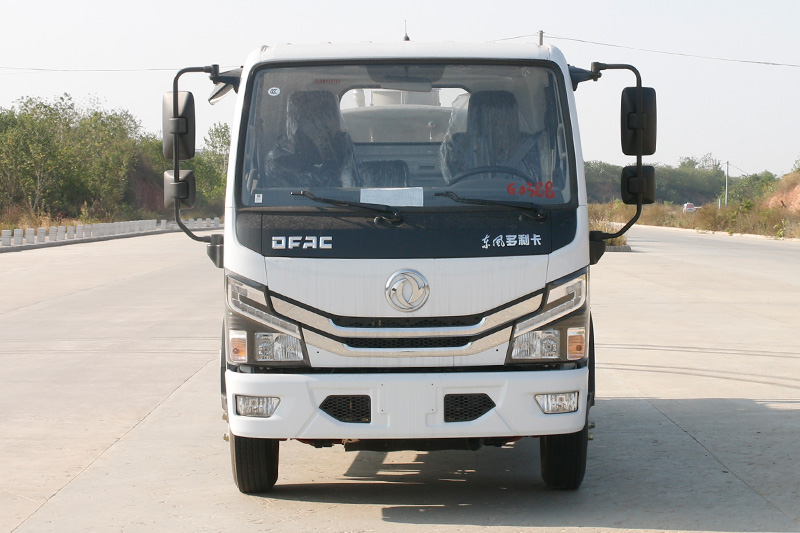 5方东风小多利卡洒水车