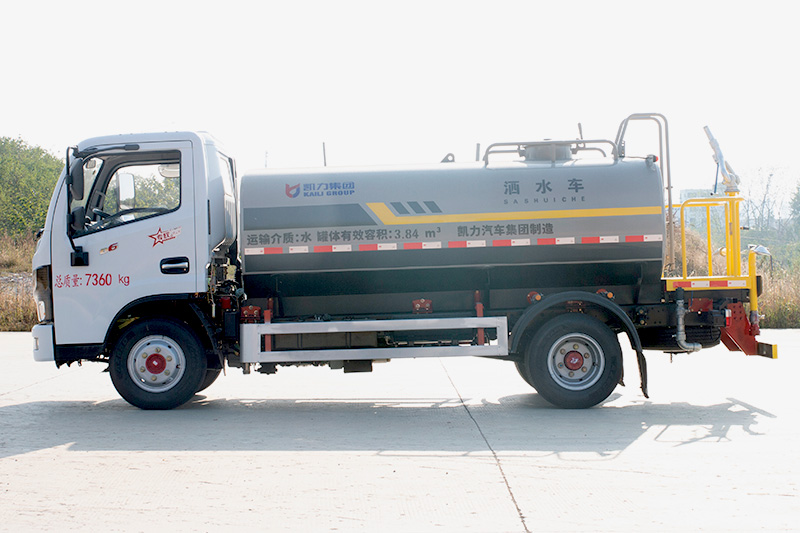 5方东风小多利卡洒水车