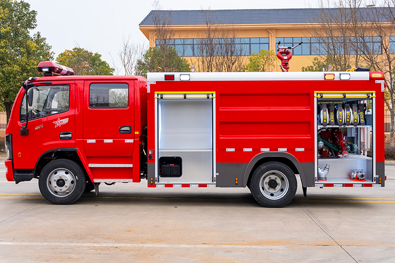 东风5吨水罐消防车