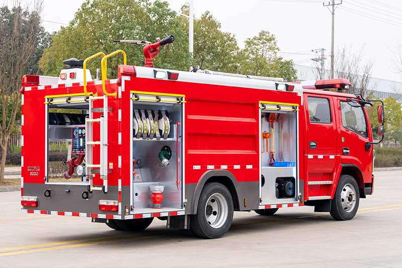 东风5吨水罐消防车