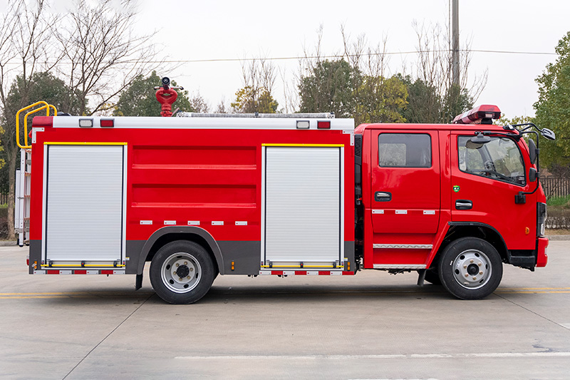 东风5吨水罐消防车