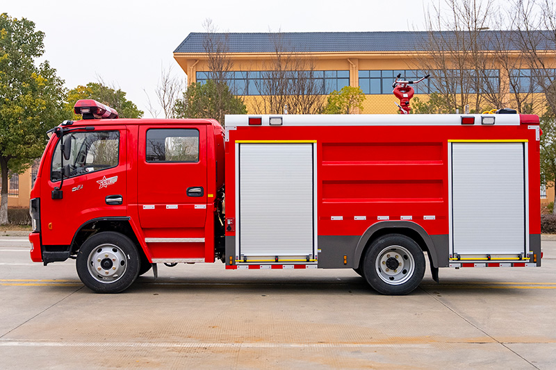 东风5吨水罐消防车
