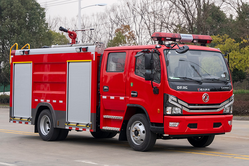 东风5吨水罐消防车