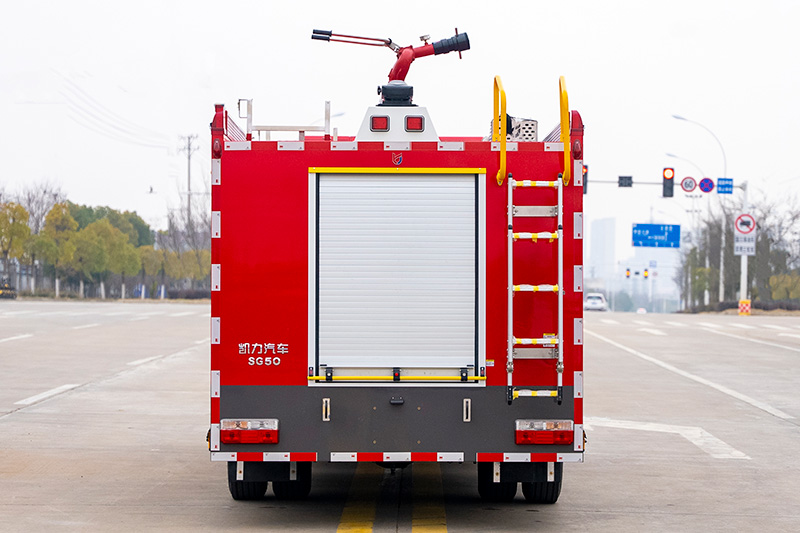 东风5吨水罐消防车