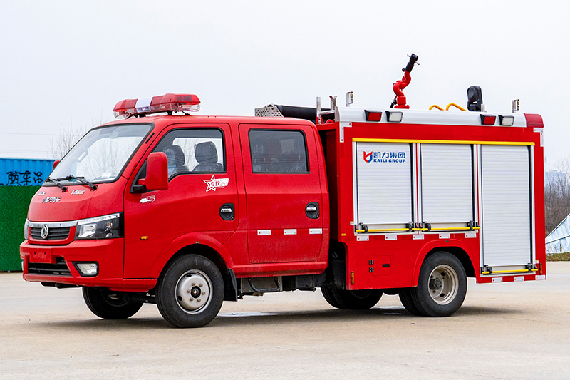 东风途逸双排水罐消防车1方