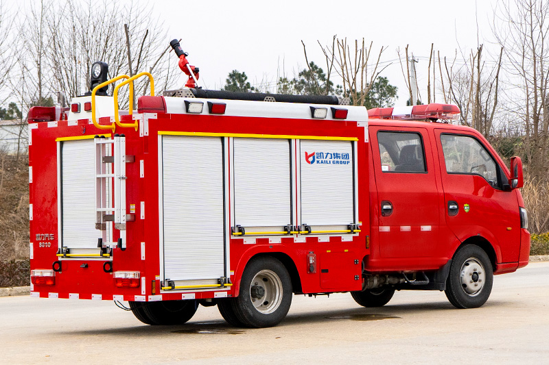 东风途逸双排水罐消防车1方