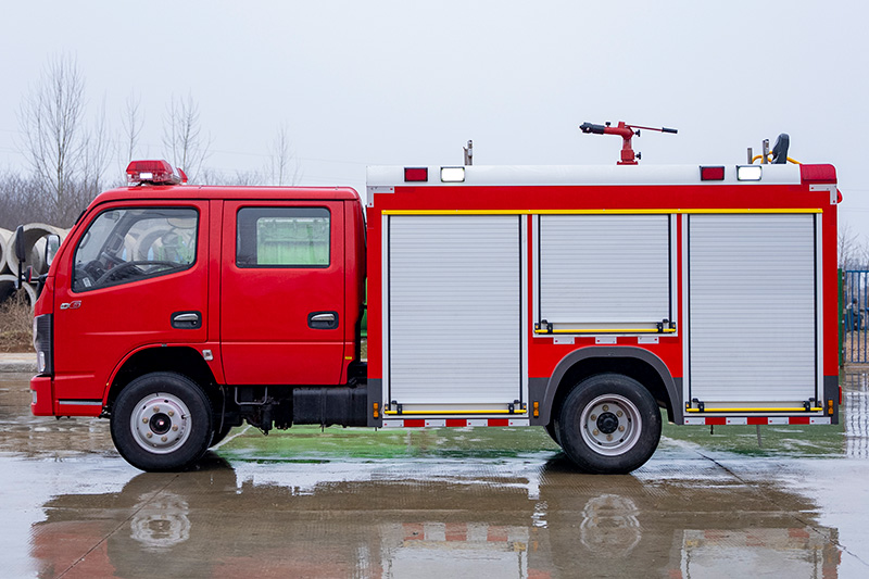 东风2.5吨水罐消防车