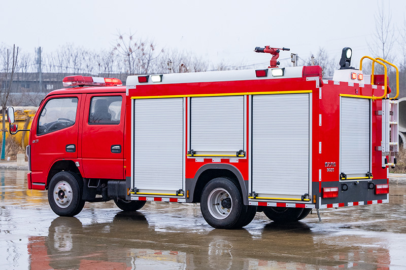 东风2.5吨水罐消防车