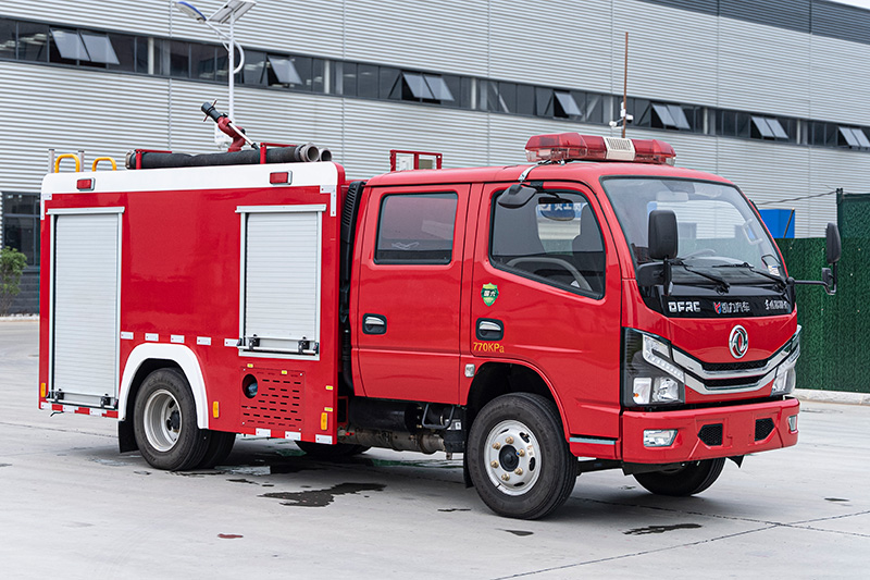 东风2吨水罐消防车
