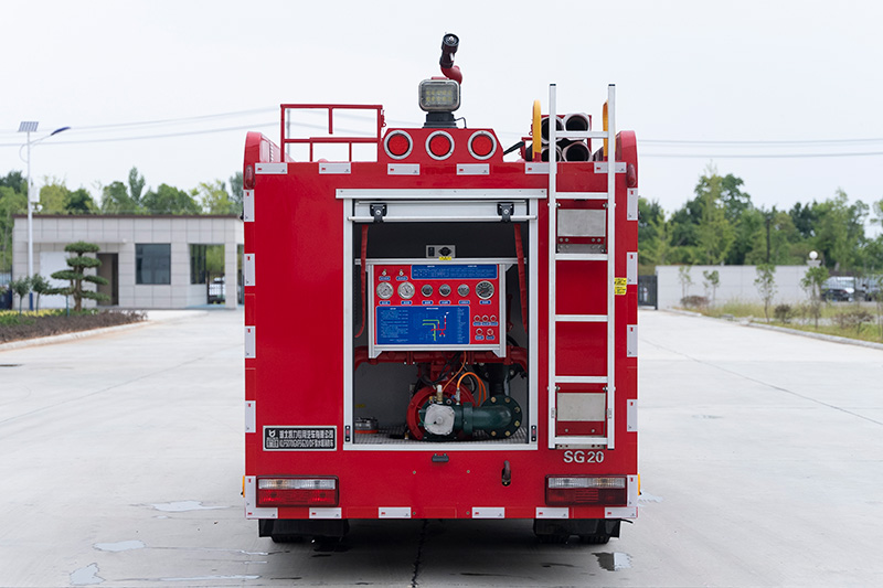 东风2吨水罐消防车