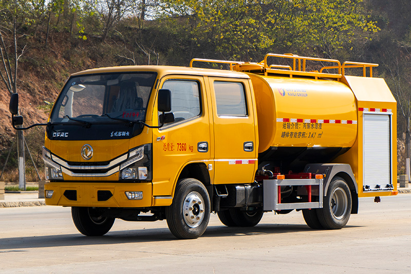 小多利卡双排-4.2方-消防洒水车