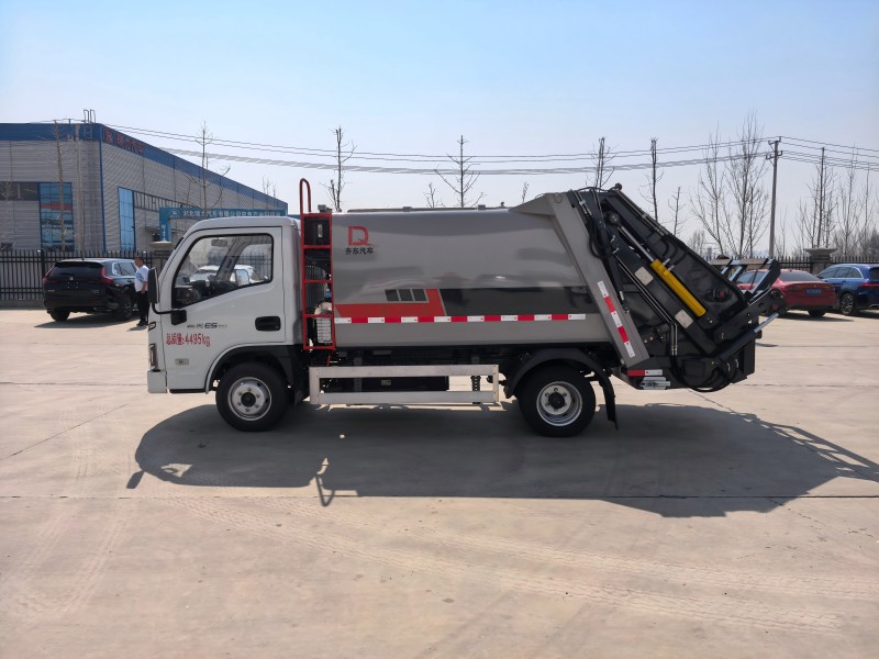 5.5方纯电动压缩式垃圾车