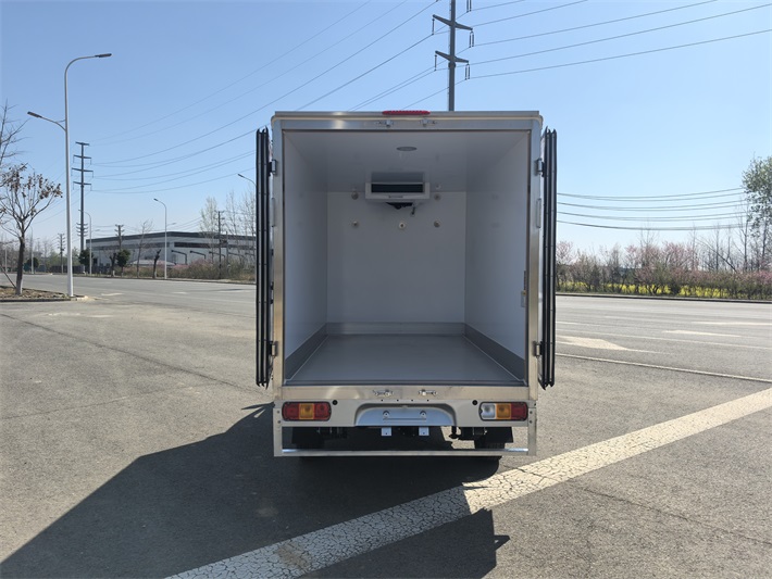 五菱2.8米小型电动冷藏车