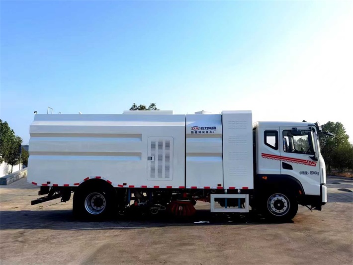 东风华神18吨纯电动洗扫车