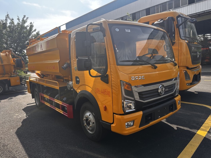 东风蓝牌清洗吸污车