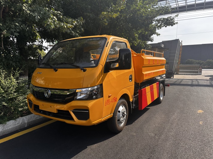 东风途逸蓝牌清洗吸污车