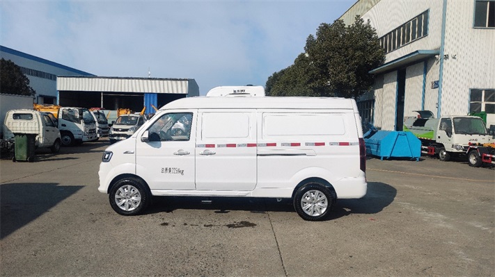 金杯新海狮2米面包冷藏车