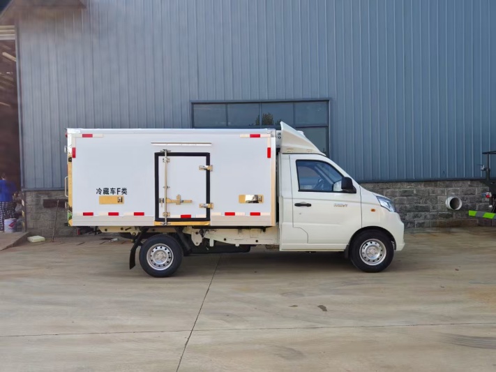 福田祥菱V1地库冷藏车