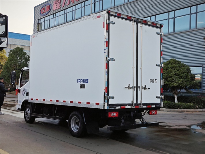 福田奥铃速运4.2米冷藏车