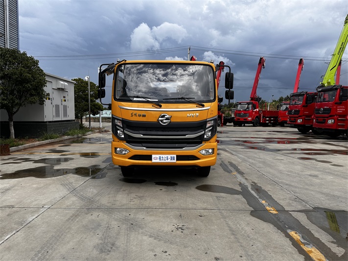 东风华神蓝牌重载清障车