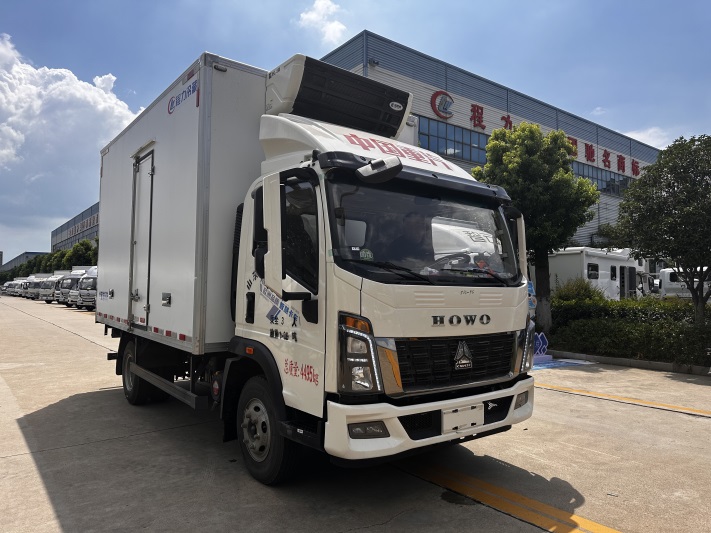 重汽统帅4米2宽体冷藏车