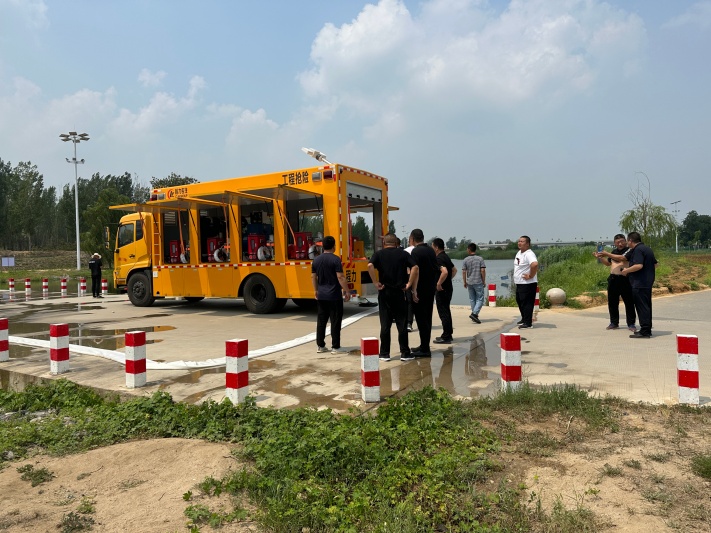 东风天锦3000㎡/h大流量排水救险车