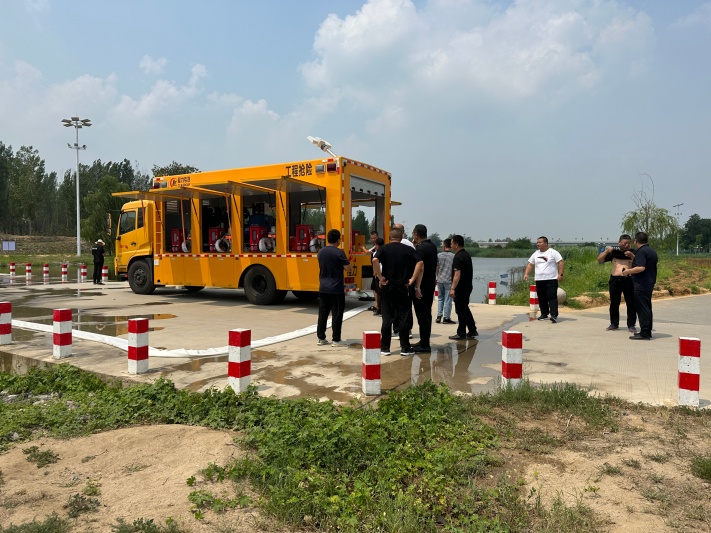 东风天锦3000㎡/h大流量排水救险车