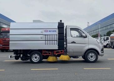 长安2方小型扫路车参数配置