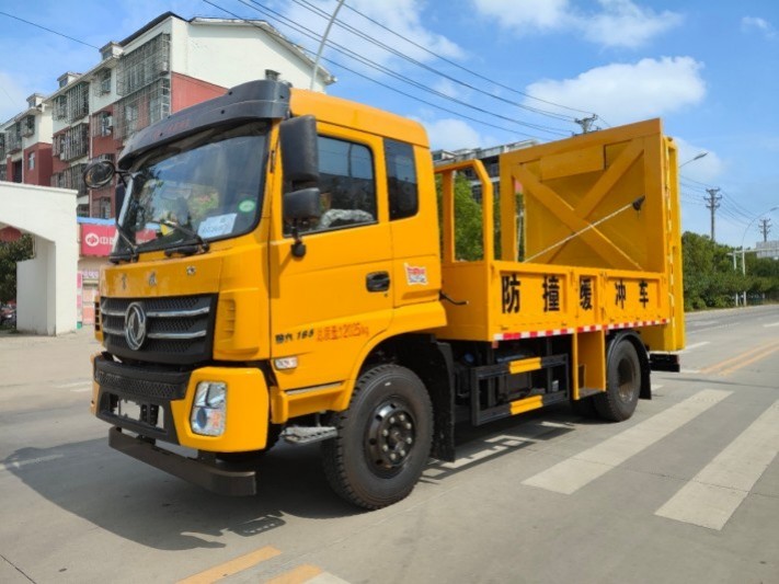 东风K6防撞缓冲车