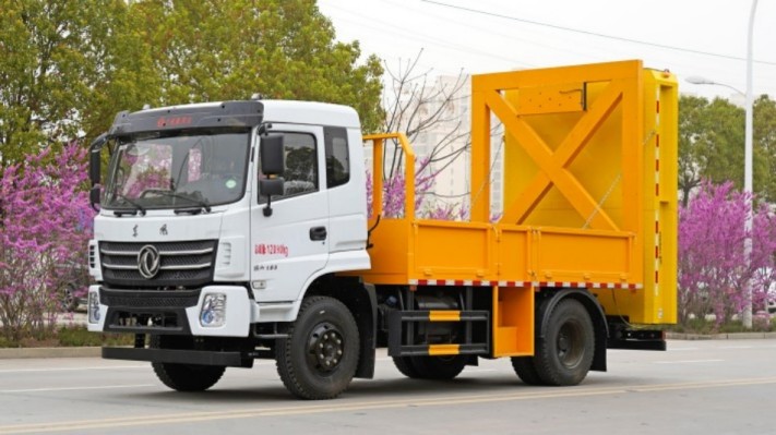 东风K6防撞缓冲车