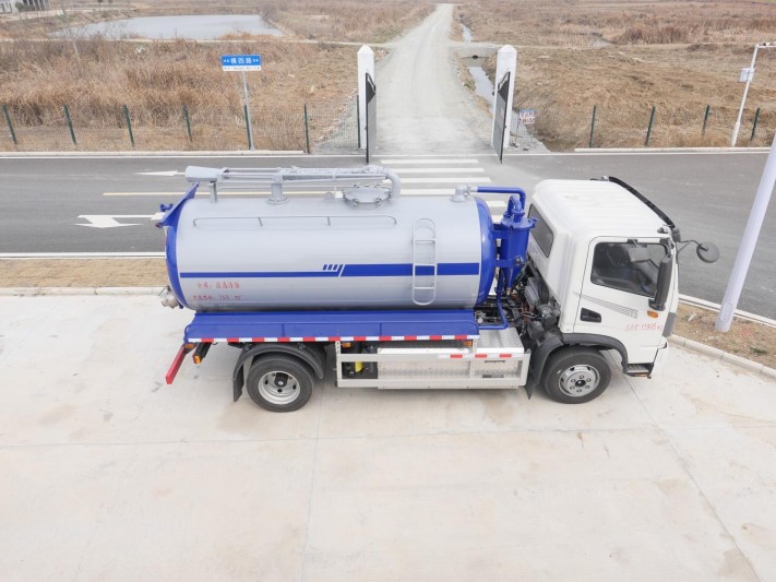 程力威牌新能源纯电动吸粪车