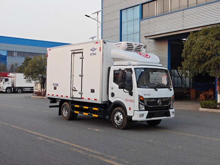 东风凯普特4米2冷藏车（蓝牌不超重）