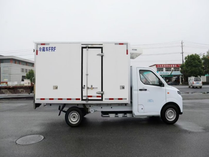 新能源3.1米吉利F1E纯电动冷藏车51度