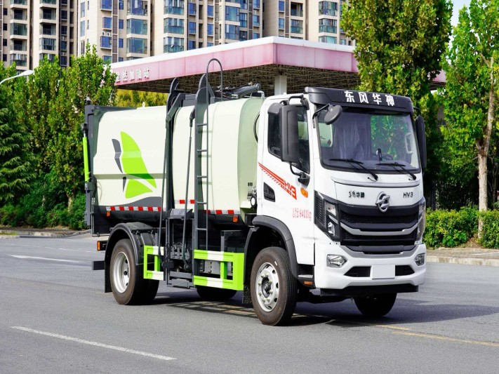总质量9吨东风华神纯电动挂桶垃圾清运车